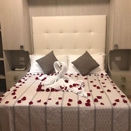 Hotel Jumbo Rimini Bagian luar foto