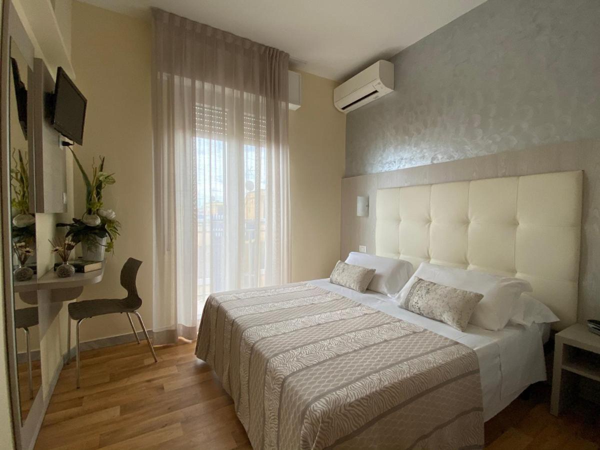 Hotel Jumbo Rimini Bagian luar foto