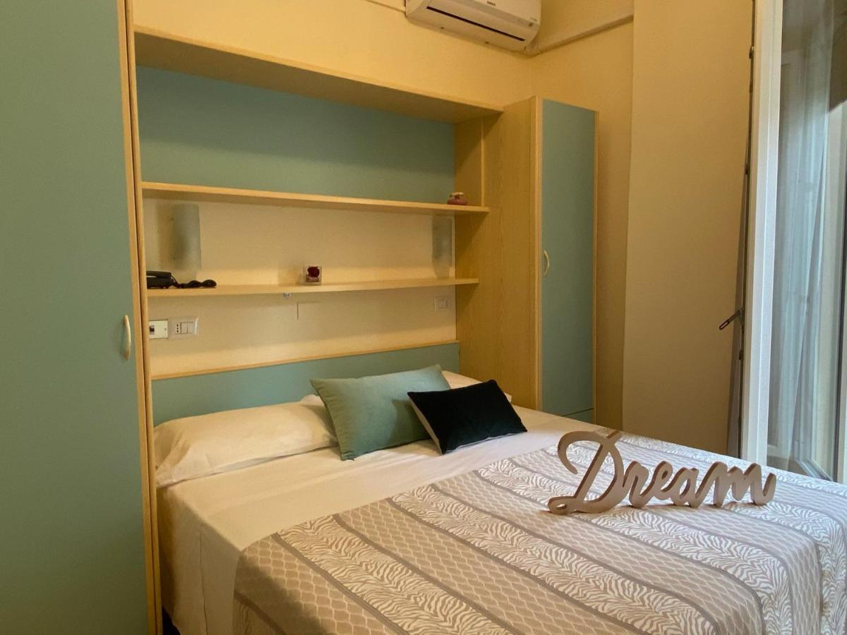Hotel Jumbo Rimini Bagian luar foto