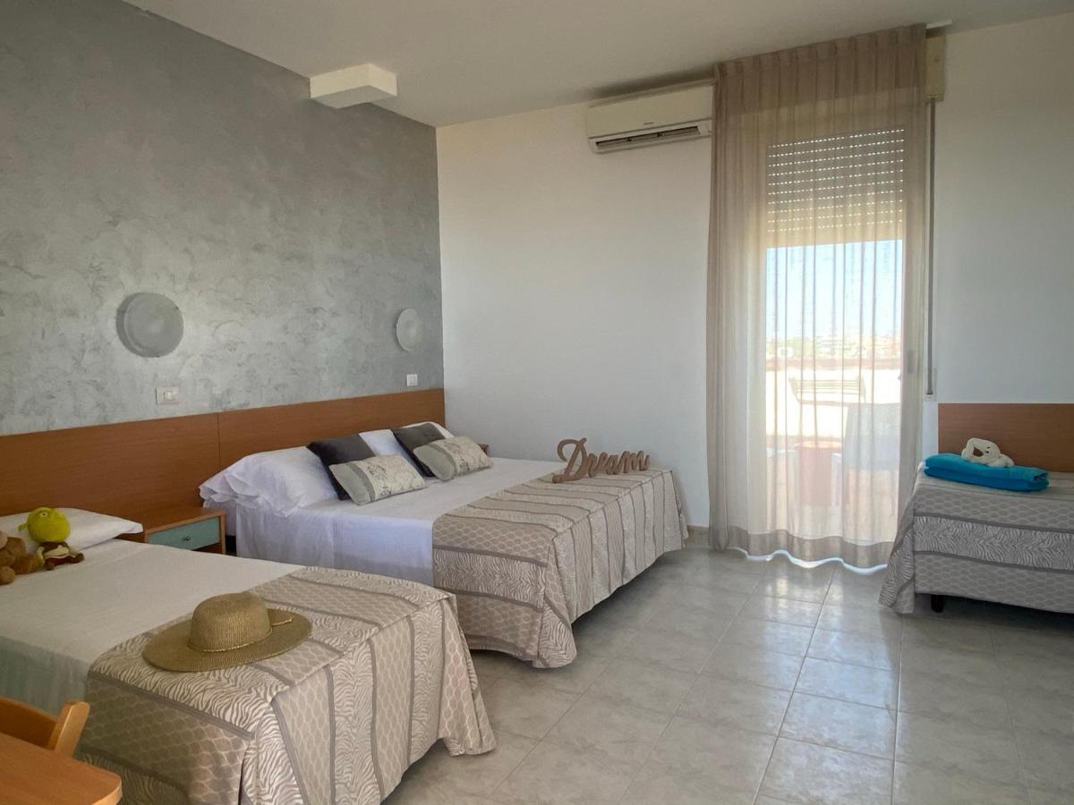 Hotel Jumbo Rimini Bagian luar foto
