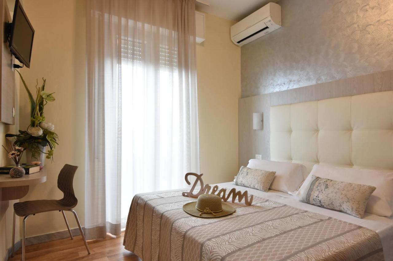 Hotel Jumbo Rimini Bagian luar foto