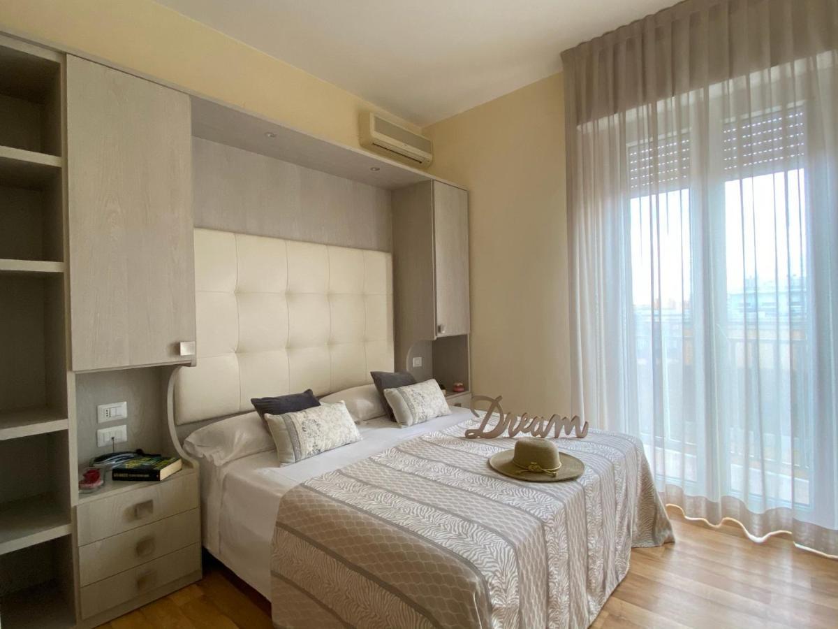 Hotel Jumbo Rimini Bagian luar foto