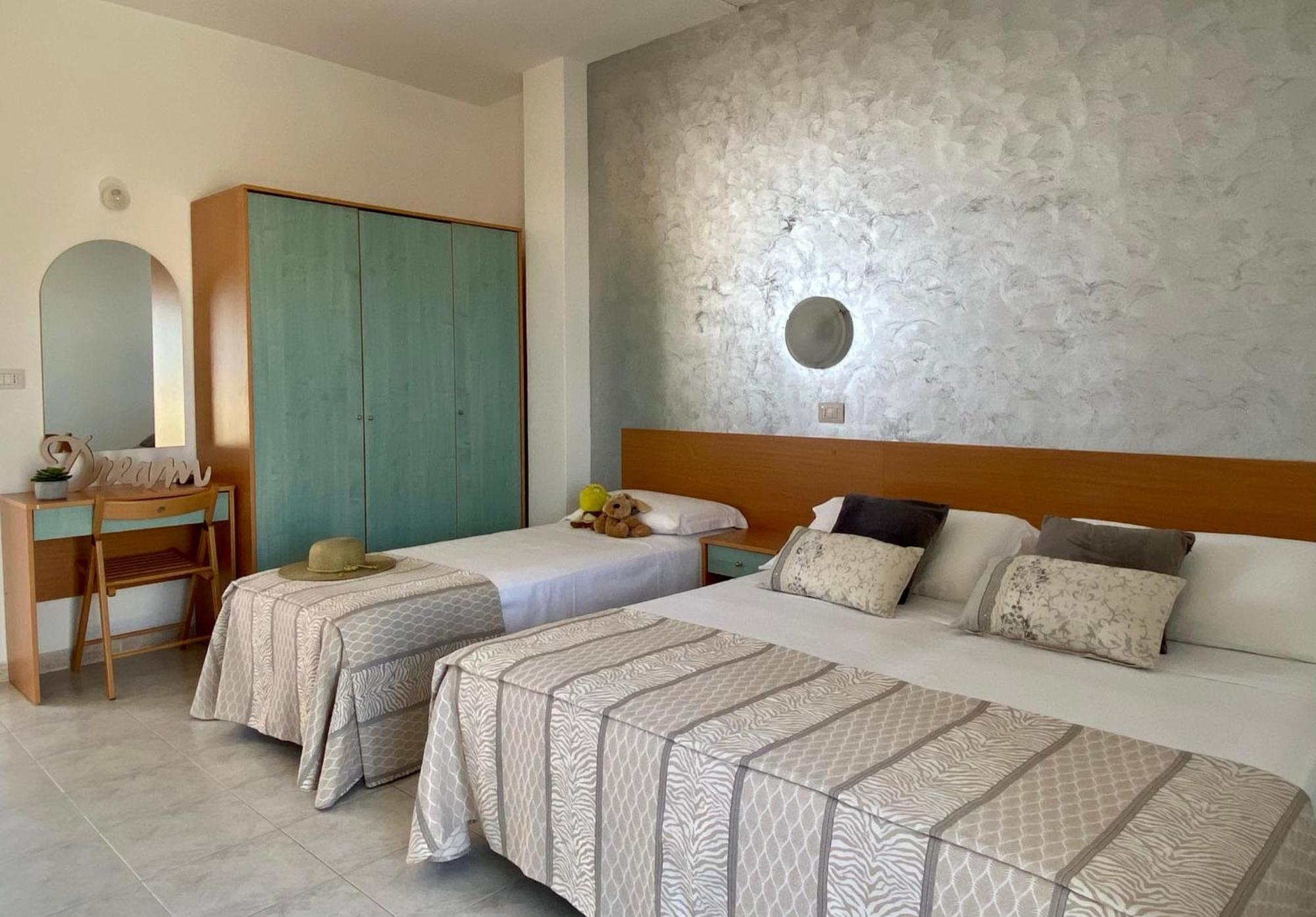 Hotel Jumbo Rimini Bagian luar foto