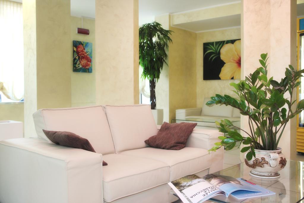Hotel Jumbo Rimini Bagian luar foto