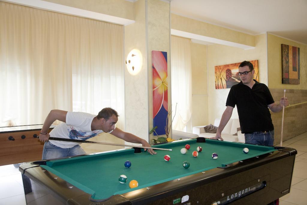 Hotel Jumbo Rimini Bagian luar foto