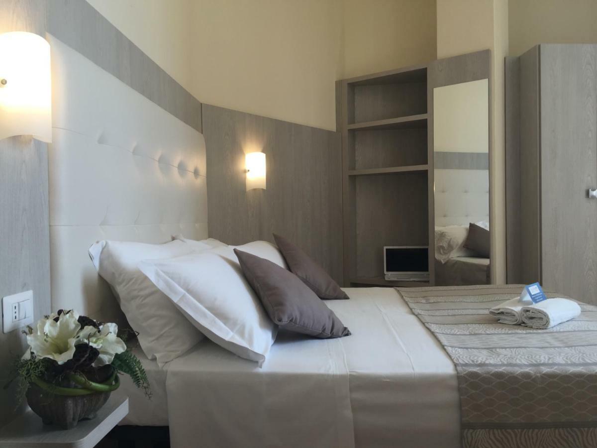 Hotel Jumbo Rimini Bagian luar foto