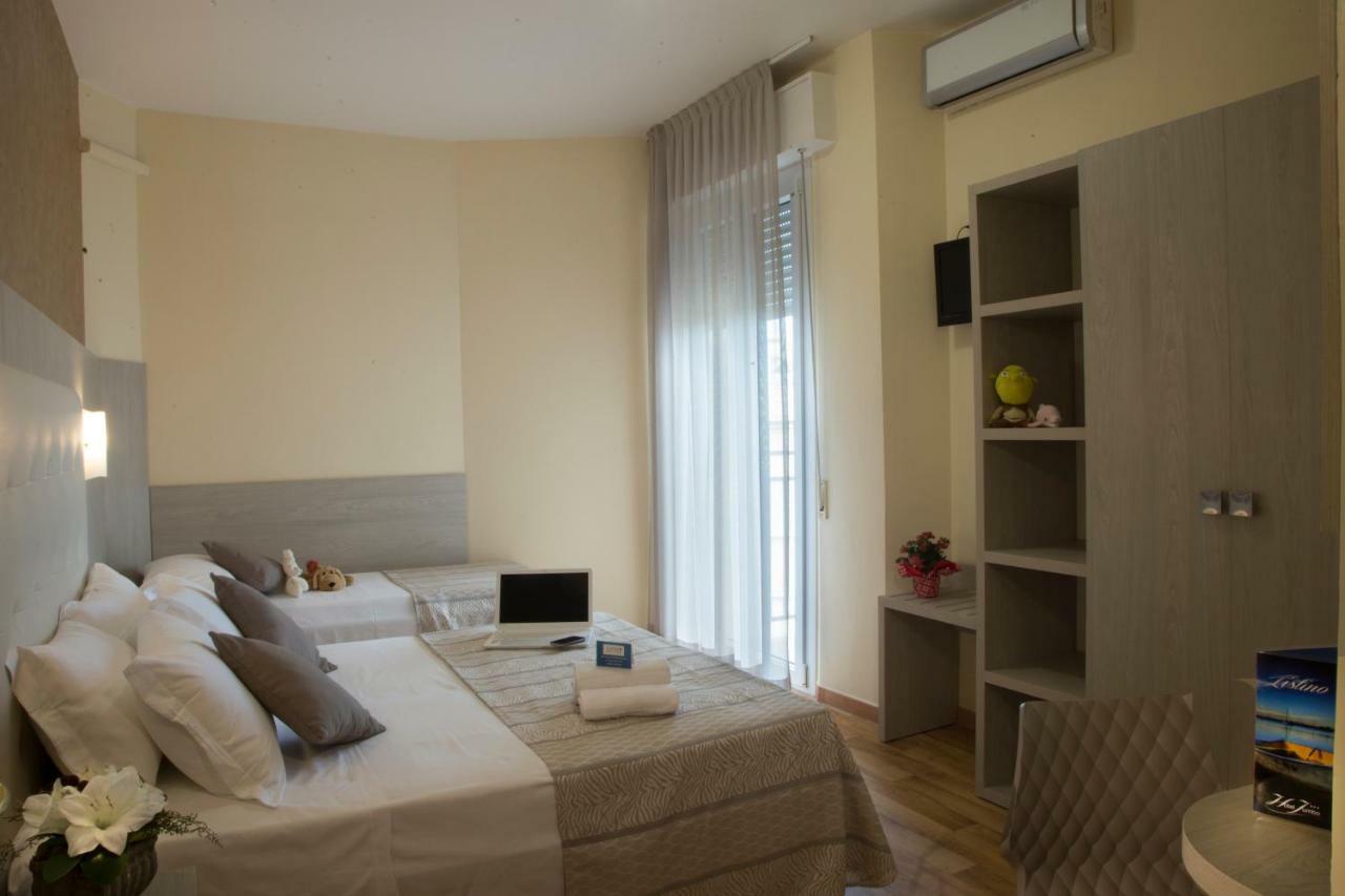 Hotel Jumbo Rimini Bagian luar foto